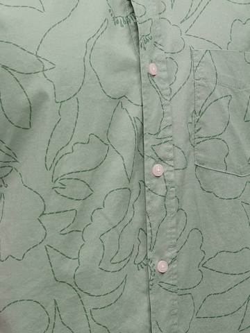 GAP Regular fit Button Up Shirt in Green