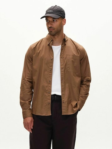 GABBA Regular Fit Skjorte 'Bent Reg Ox' i brun: forside