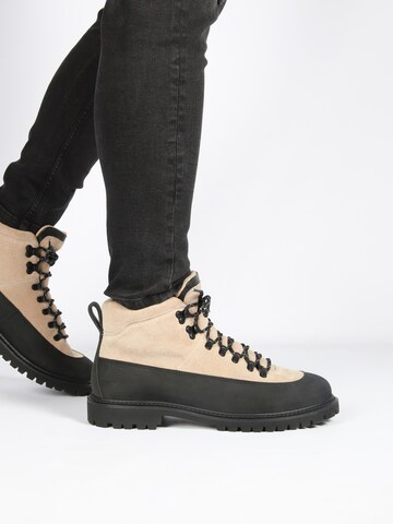 BLACKSTONE - Botas con cordones 'Rock Bear CG104' en beige