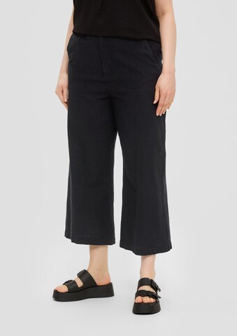 QS Wide leg Trousers in Black: front