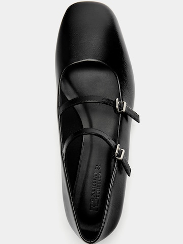 Pull&Bear Strap ballerina in Black