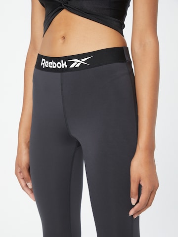 Reebok Skinny Sporthose in Schwarz