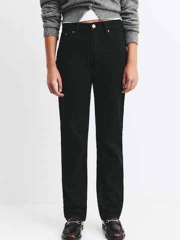Regular Jeans de la Pull&Bear pe negru: față