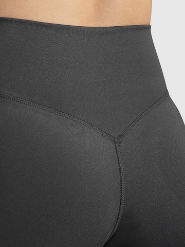 Smilodox Slimfit Shorts ' Etty ' in Grau