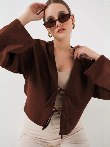 Bigdart Kimonos in Braun: Vorderseite
