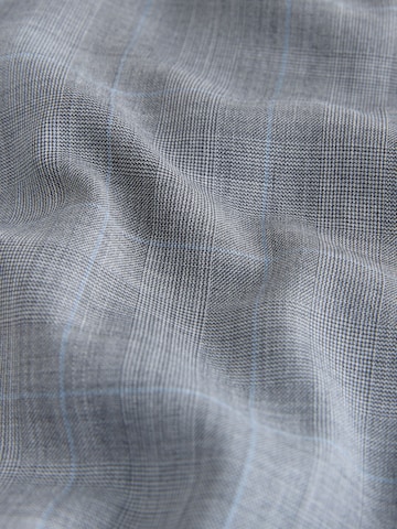 Regular Pantaloni cutați de la Next pe gri