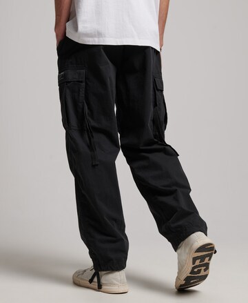 Loosefit Pantalon cargo Superdry en noir