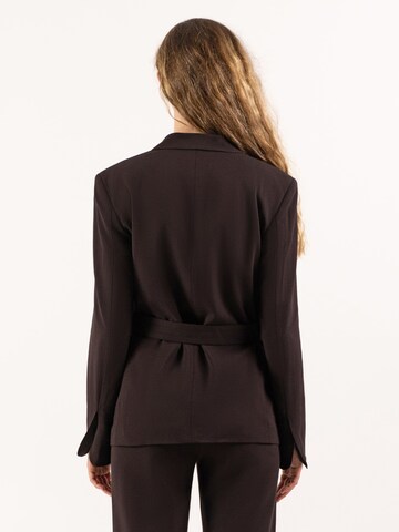 Costume 'Suit' Amarilde en marron