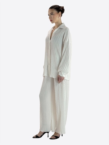 Elara Buksedragt i hvid