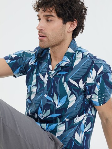 Threadbare - Ajuste regular Camisa en azul