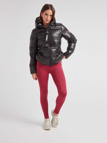 JACK1T Outdoorjas ' R4D Tramline Puffer Racer Lux ' in Zwart