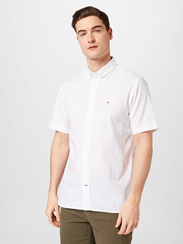 Coupe regular Chemise 'Flex Poplin' TOMMY HILFIGER en blanc : devant