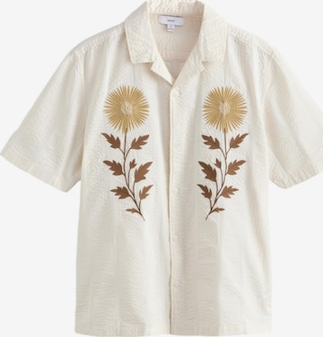 Next Regular Fit Paita värissä beige: etupuoli