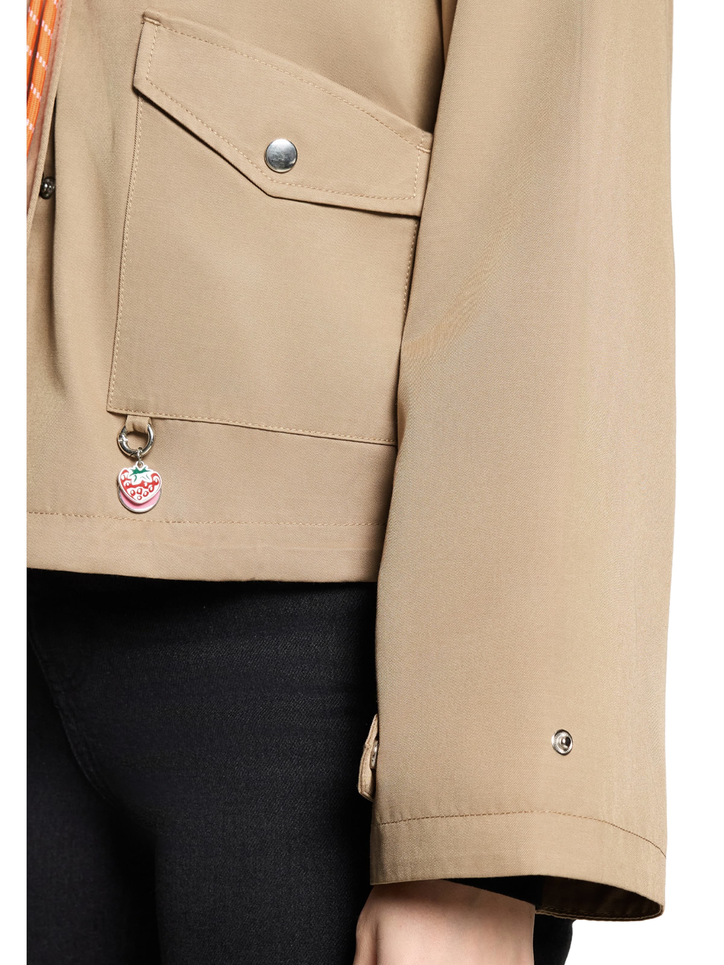 Cartoon Between-Season Jacket in Beige