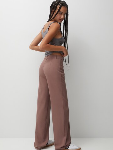 Wide Leg Pantalon à plis Pull&Bear en rose