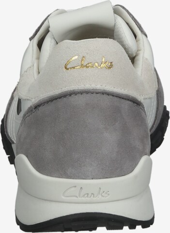 Baskets basses CLARKS en gris