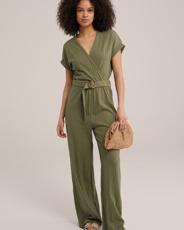 WE Fashion - Macacões em verde: frente