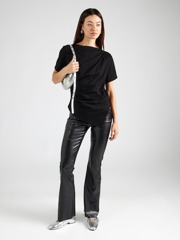 & Other Stories - Camiseta 'Cassendra' en negro