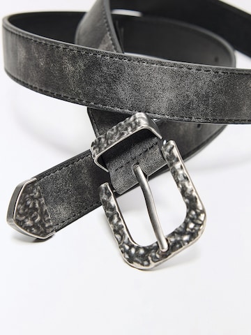 Bershka Pasek w kolorze czarny