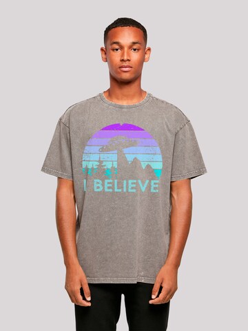 T-Shirt 'I BELIEVE UFO Alien Raumschiff Retro' F4NT4STIC en gris : devant