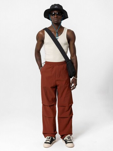 VAMOS CLO Wide leg Cargobroek 'Copperas COVE' in Rood