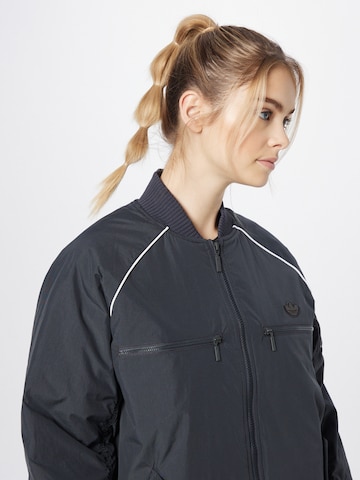 ADIDAS ORIGINALS - Chaqueta de entretiempo 'Bomber' en negro