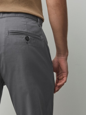 Slimfit Pantaloni chino di Next in grigio