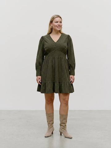 Vero Moda Curve Sukienka 'CELLY ' w kolorze zielony