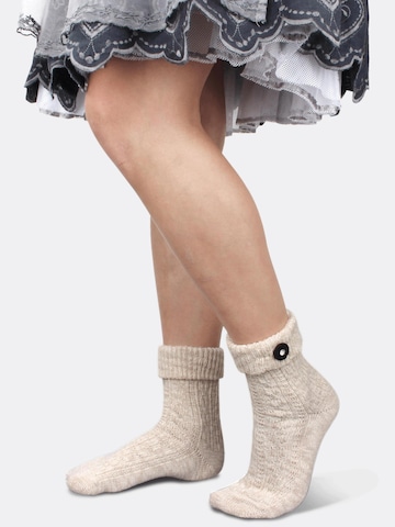 normani - Calcetines tradicionales en beige: frente