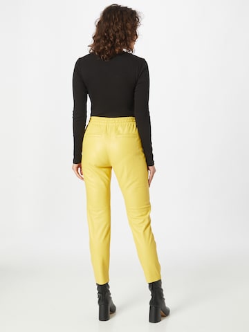 Coupe slim Pantalon 'GIFT' OAKWOOD en jaune