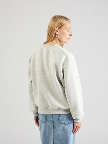 Gina Tricot Sweatshirt 'Riley' in Grau