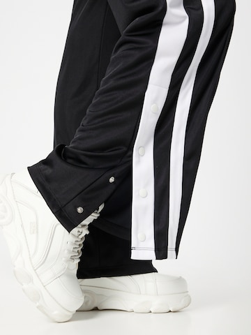 Regular Pantalon à plis Karo Kauer en noir
