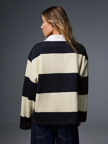 Maglietta di Bershka in giallo