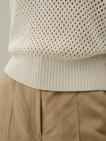Maglia per costumi tradizionali di Lilysilk in bianco