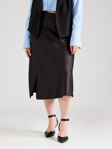 ONLY Carmakoma Skirt in Black: front