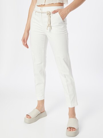 Coupe slim Pantalon 'MEL S' BRAX en blanc : devant