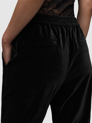 Regular Pantaloni cutați 'ALEIDA' de la AllSaints pe negru