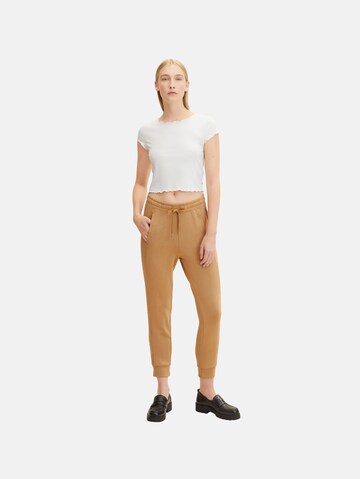 Effilé Pantalon TOM TAILOR en beige : devant