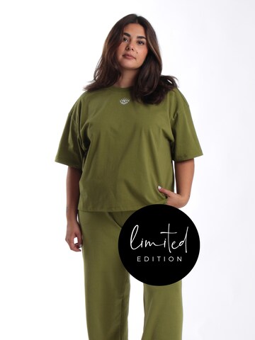 ABOUT YOU Limited Shirt 'Sheila' in Groen: voorkant