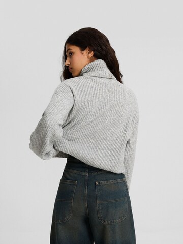 Pull-over Bershka en gris