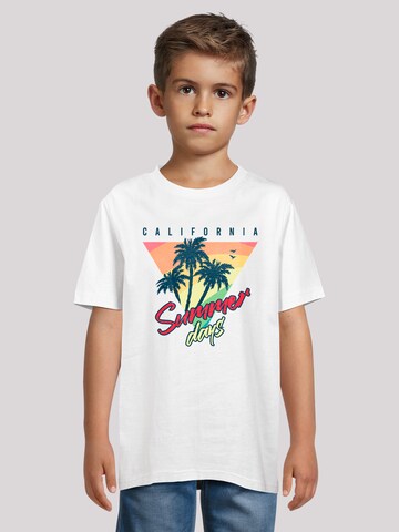 T-Shirt 'California Summer Days Palm' F4NT4STIC en blanc : devant