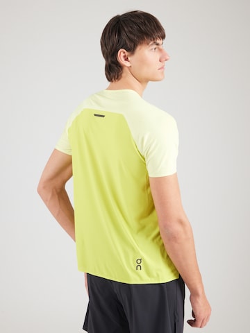 On Performance shirt in Yellow