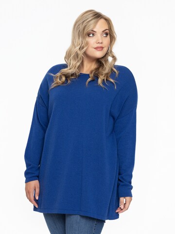 Yoek Sweater in Blue: front