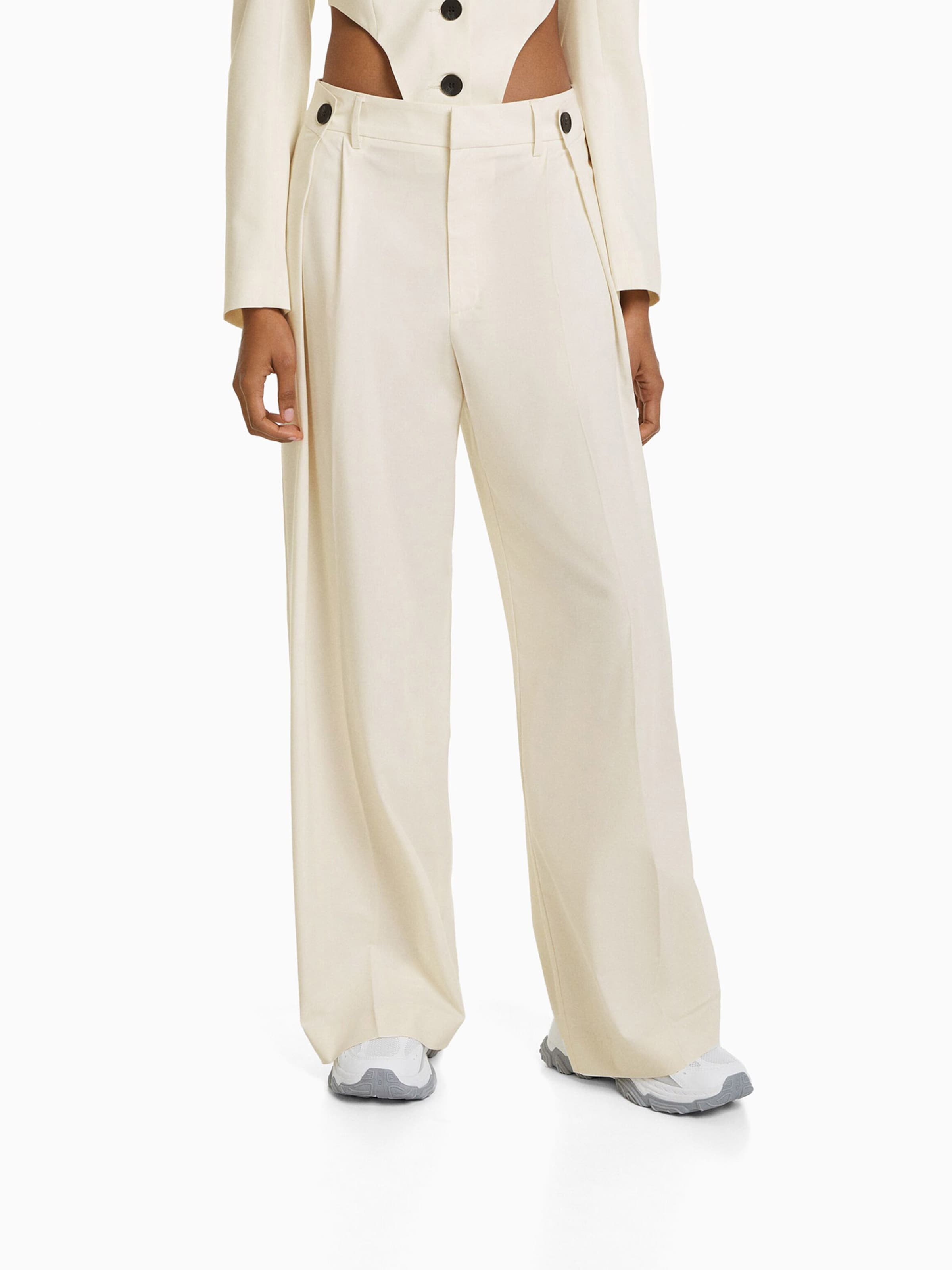 Bershka Wide leg Pleat-front trousers in Ecru | ABOUT YOU