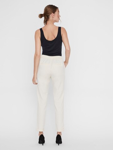 Coupe slim Pantalon VERO MODA en beige