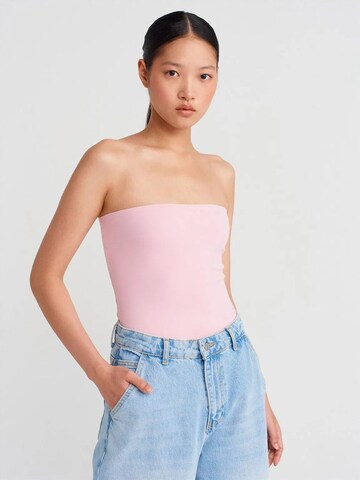 Top di Dilvin in rosa: frontale