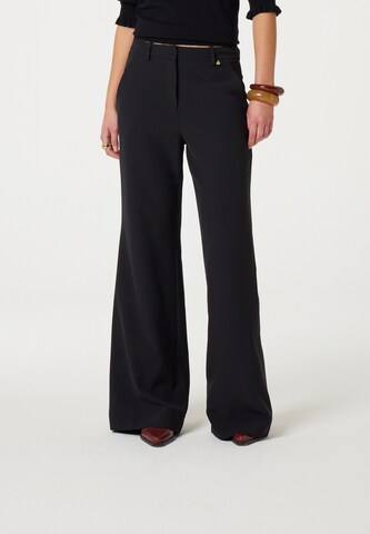 évasé Pantalon Fabienne Chapot en noir : devant