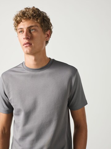 Next T-Shirt 'Motionflex' in Grau