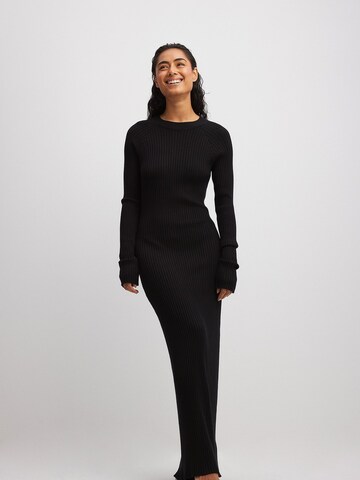 NA-KD Knitted dress in Black: front