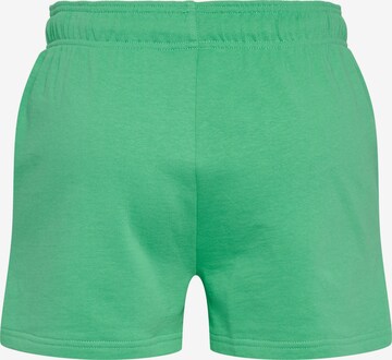 Hummel Regular Workout Pants in Green